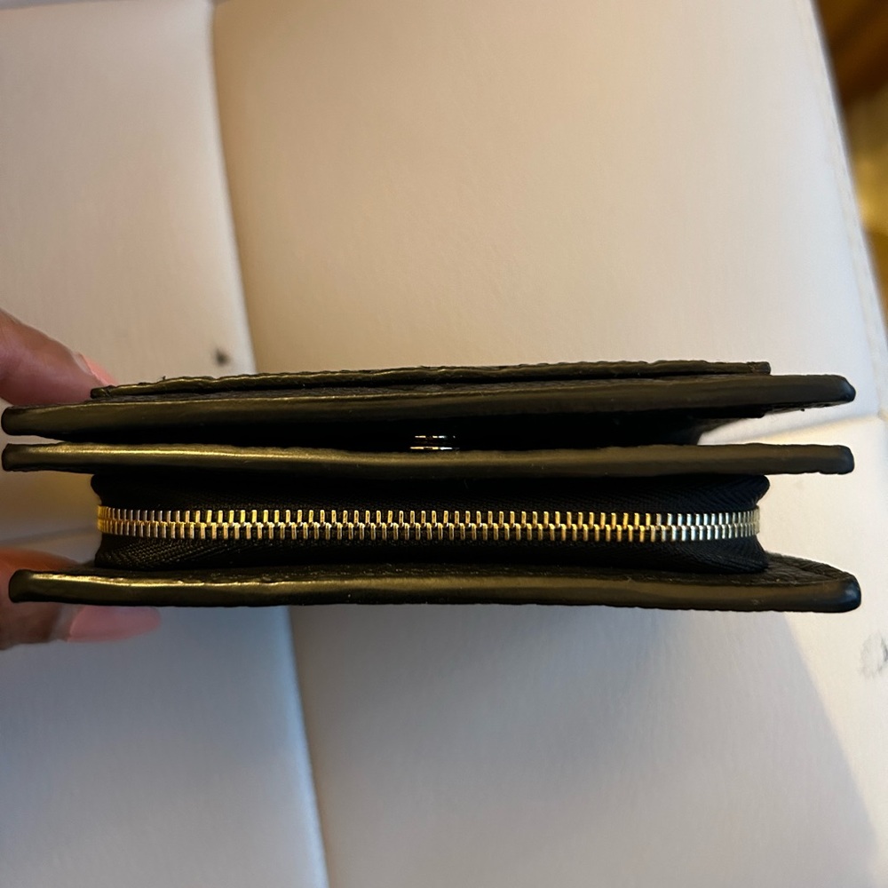Brand New- Louis Vuitton Cléa Wallet - Full Set - Picture 4 of 11